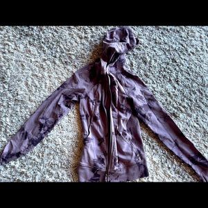 Lululemon jacket size 2!💜